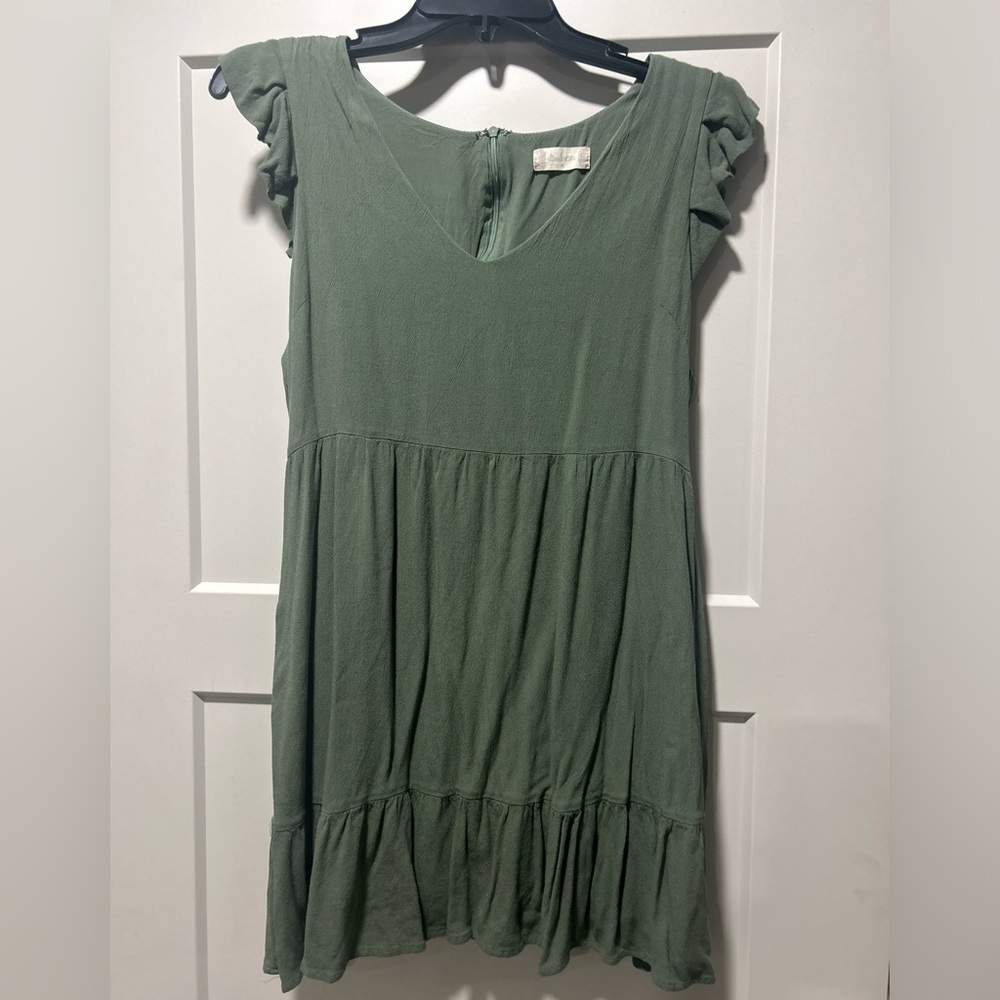 4 Beautiful Women’s Spring/Summer Tops